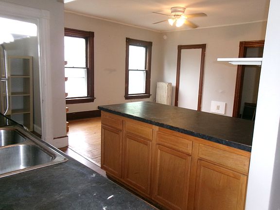 3rd image of 88 Buell St APT 2