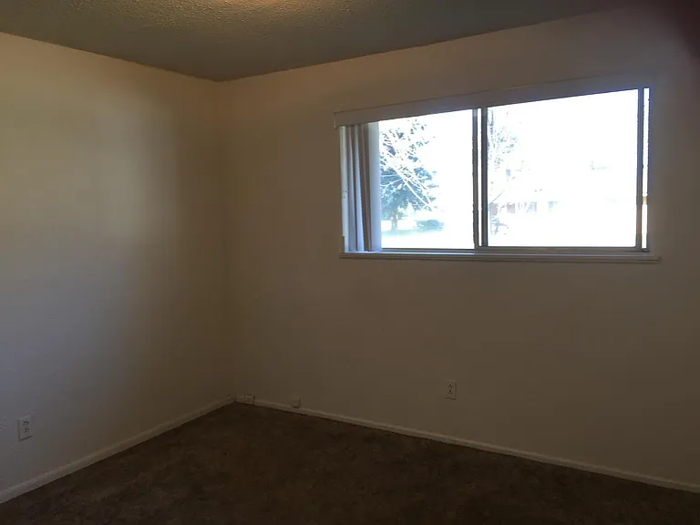 3-2385 Happy Valley Dr #3 — Photo 3