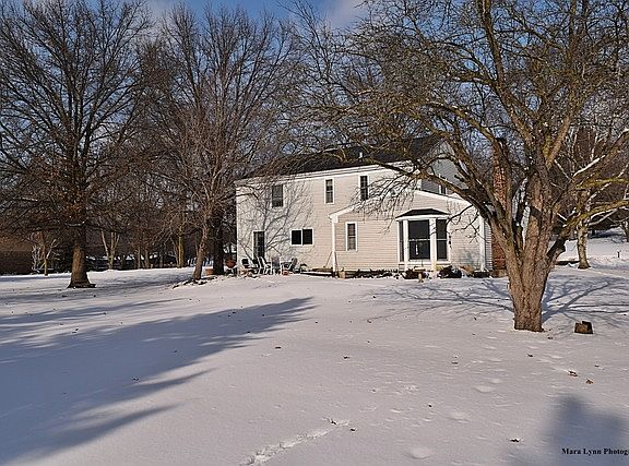 2nd image of 1217 Robinhood Dr