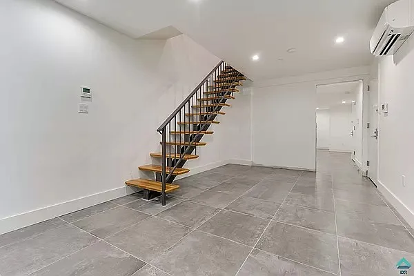 Rented by Nooklyn NYC LLC | media 22