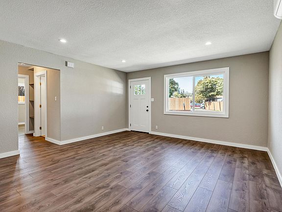 5th image of 306 S Minahen St #306