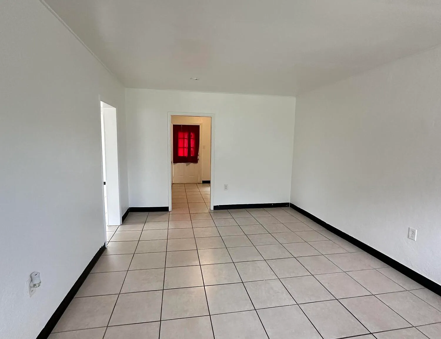 513 Warren St — Photo 4