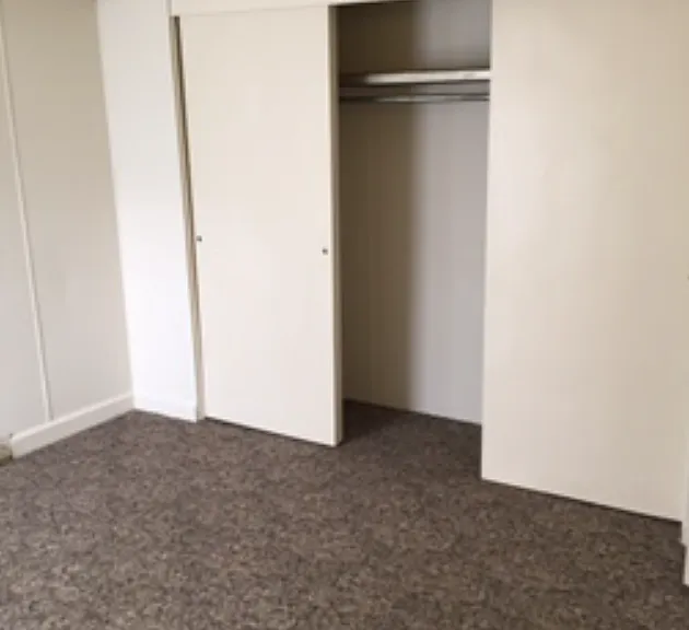 1909 W College St #6 — Photo 4