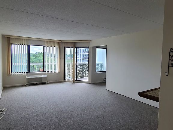 5th image of 300 High Point Dr APT 309