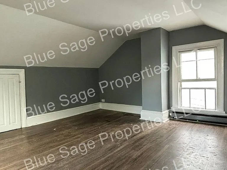 351 Union Aly — Photo 1