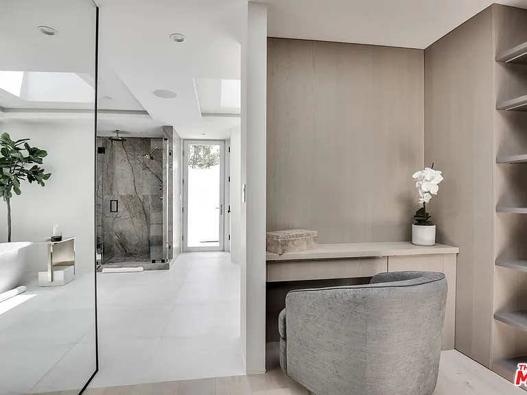 8908 Alto Cedro Dr — Photo 22