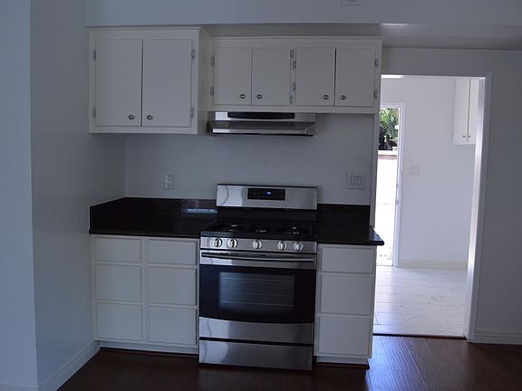 3rd image of 1436 Manhattan Beach Blvd APT D