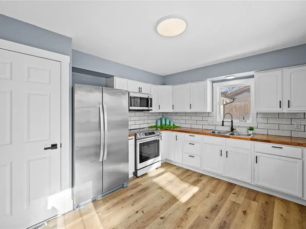 2815 E 27th St, Des Moines, IA 50317