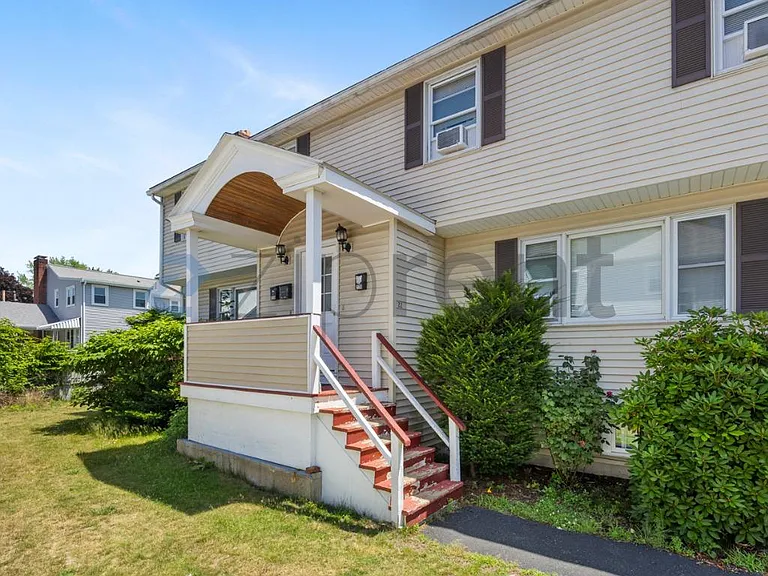 22 Draper Rd #A — Photo 2