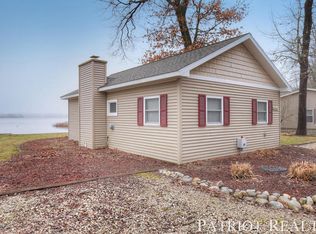 8660 S Vista Dr, Newaygo, MI 49337
