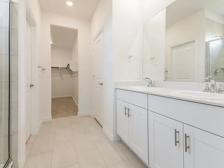 704 Dotty Dr — Photo 11
