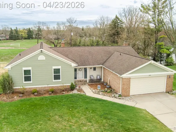839 Spartan Dr, Rochester Hills, MI 48309