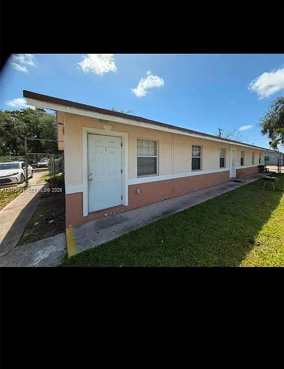 244 NW 14th St #1