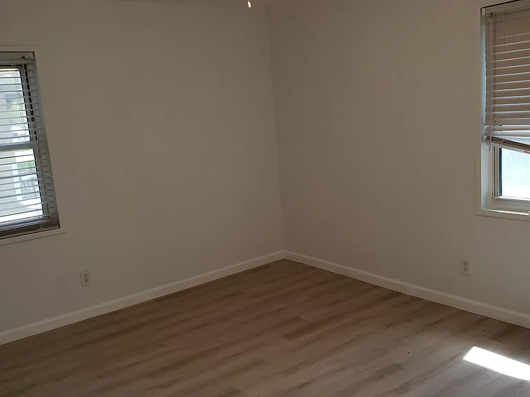5744 Dennis Ave — Photo 10