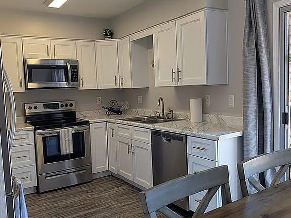 6610 S Lakeshore Dr Unit C, Tempe, AZ 85283