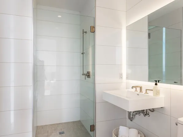 545 Vanderbilt Avenue image 8 of 14