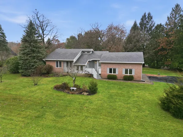 10906 Bunker Dr, Demotte, IN 46310