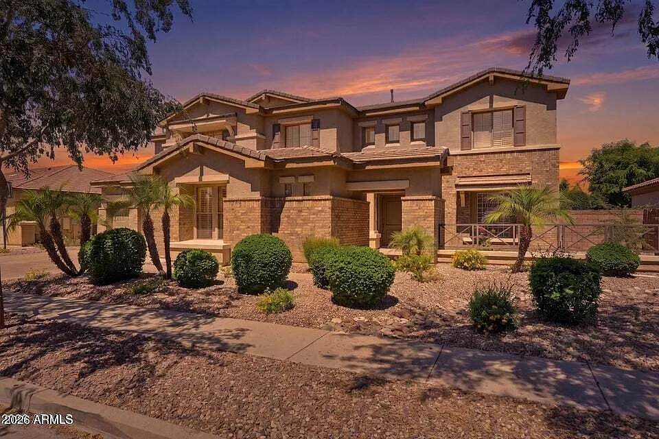 7 bed, 4.5 bath, 5339 sqft, $5,500 — Photo 3