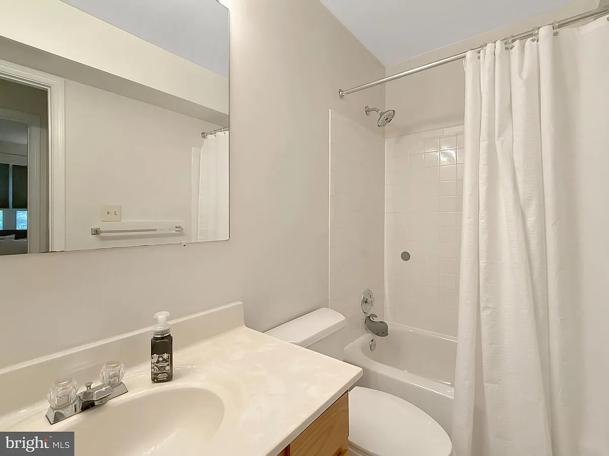 Building Photo - 18016 Golden Spring Ct #241