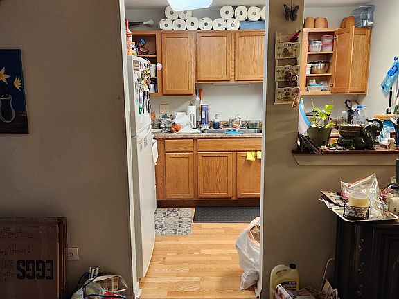 3rd image of 528 E Spruce Dr #1