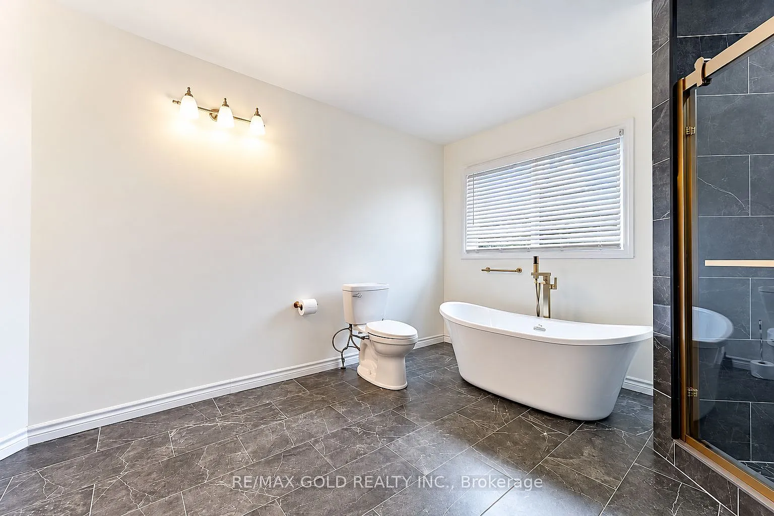 4 bed, $3,350 — Photo 4