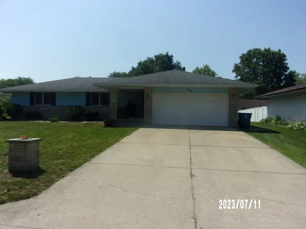 709 E Rosewood St, Watseka, IL 60970