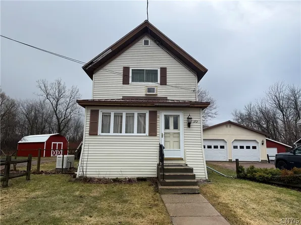 372 E Kirby St, Dexter, NY 13634