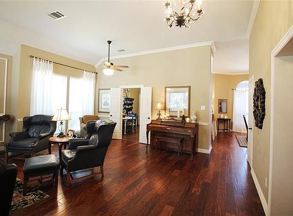 2nd image of 9503 Windy Hollow Dr