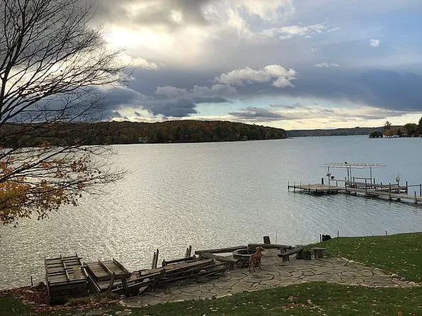 6433 Indian Garden Rd, Petoskey, MI 49770