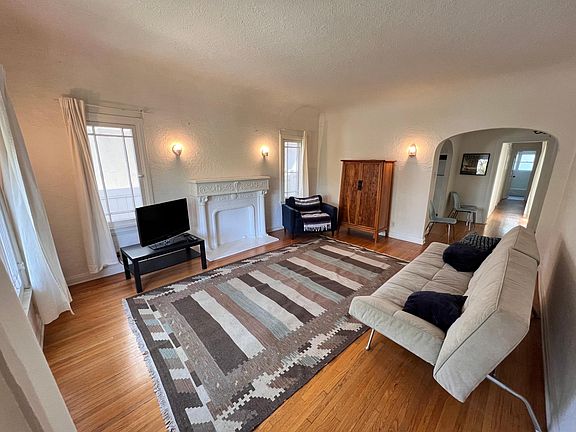 3rd image of 812 N Edinburgh Ave #1