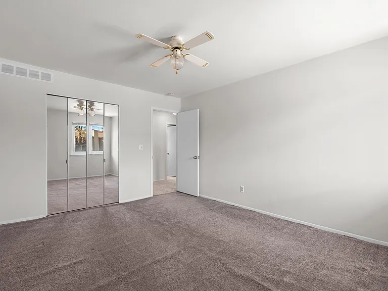 4960 Lake Point Dr — Photo 22