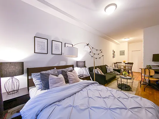 Rented by City Connections Realty | media 9