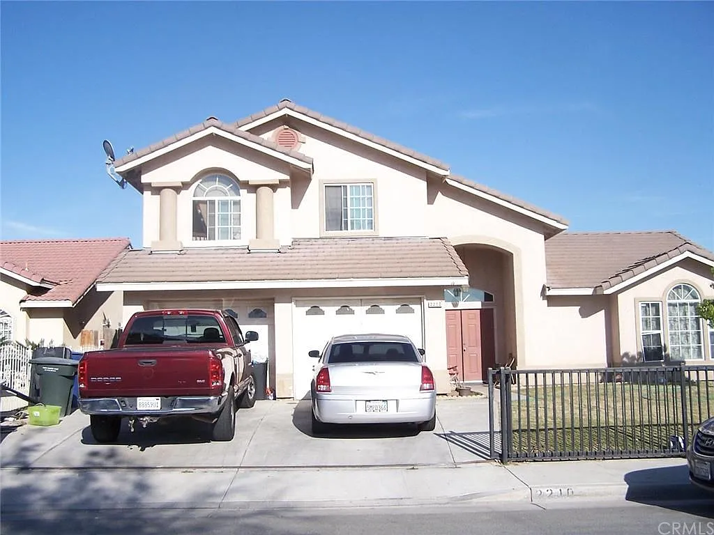 2210 Bellagio St photo 1