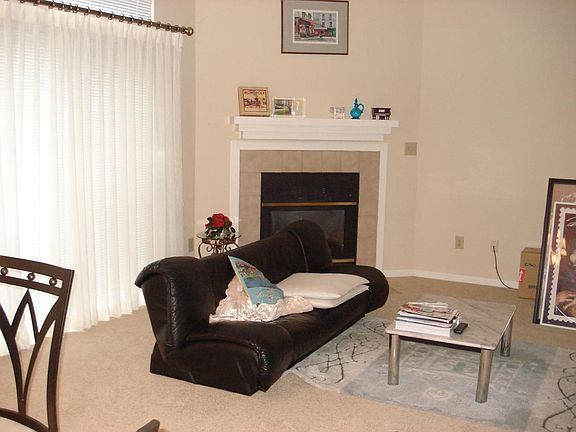 2nd image of 1322 Lake Dr