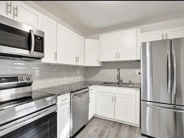 300 Waterway Dr S #205 — Photo 1