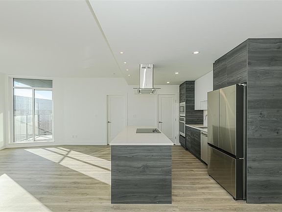 3rd image of 1628 Store St #904
