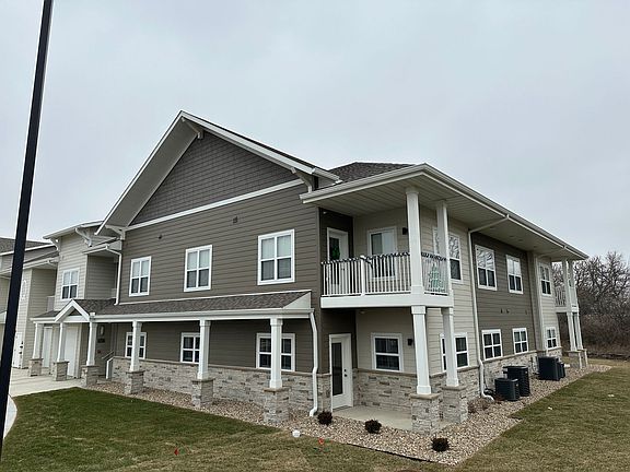 3rd image of 1808 Carden Springs Cir #R-102
