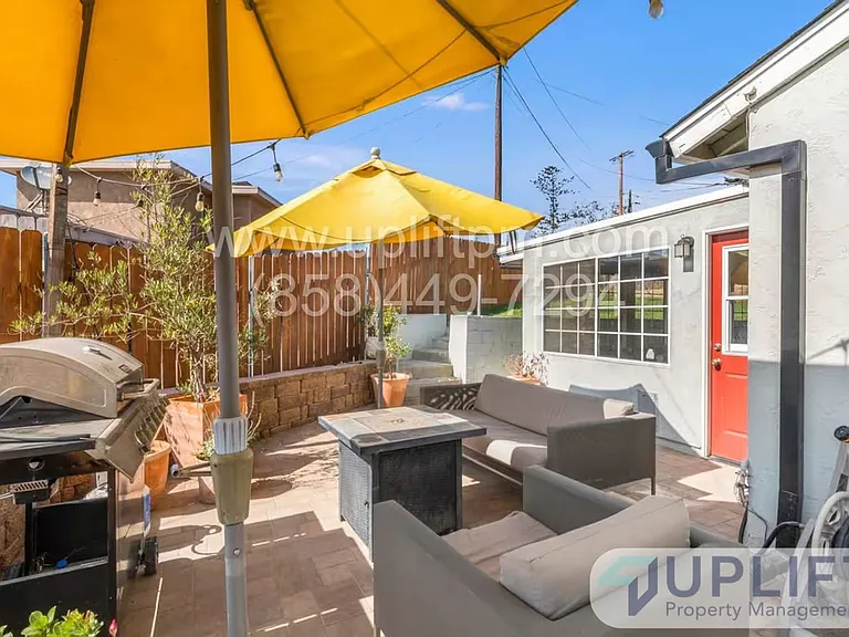 5520 Olvera Ave — Photo 20
