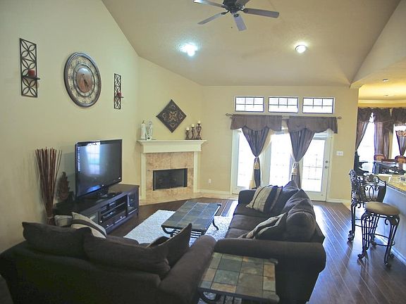 3rd image of 5750 Lori Ln