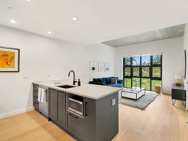 860 Lorimer St #3D — Photo 1