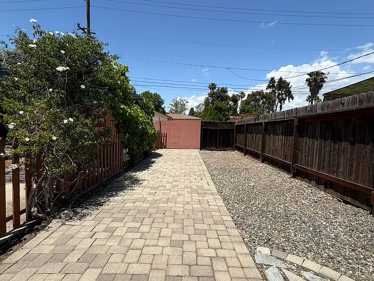 1243 Electric St — Photo 19