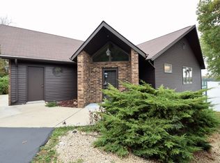 33730 S Lakeshore Dr, Burlington, WI