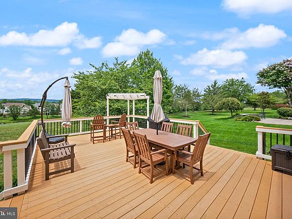 5th image of 15243 Golf View Dr