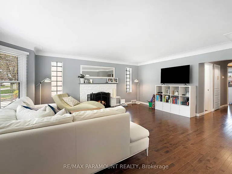 3104 Longfellow Ave — Photo 5