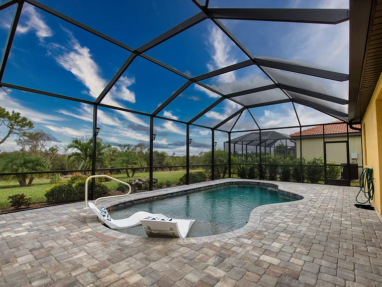 10187 Crooked Creek Dr — Photo 2