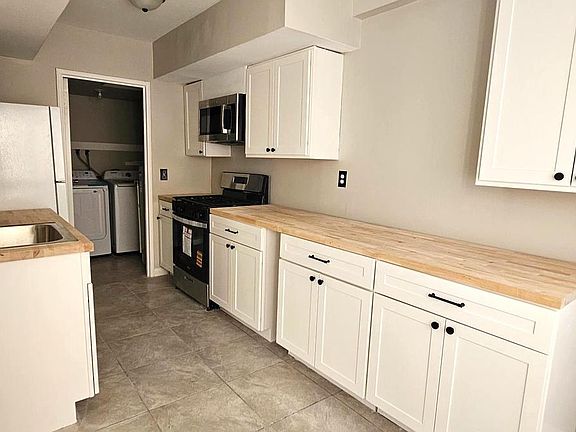 4th image of 501 Germantown Ct