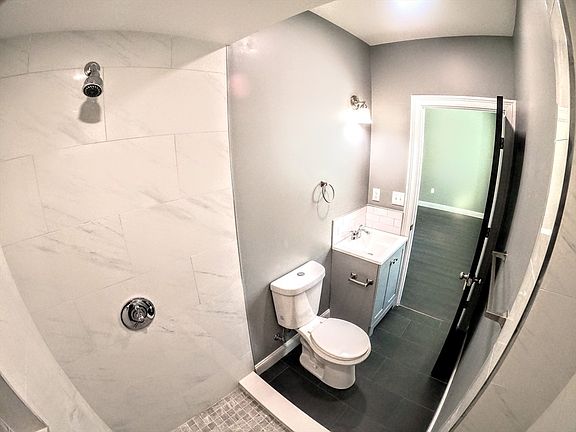 4th image of 2 Sunnyside St #1