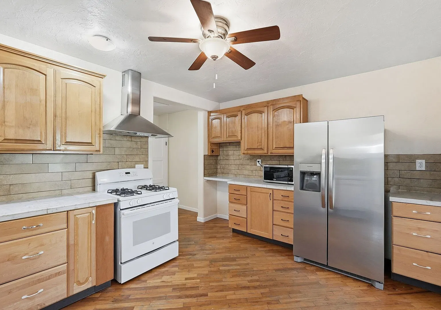 1104 E. Waverly St. — Photo 4
