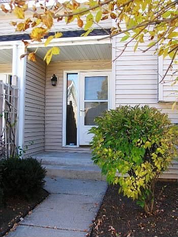 1st image of 10279 Arrowwood Dr