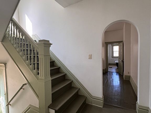 4th image of 336-338 W 5th Ave